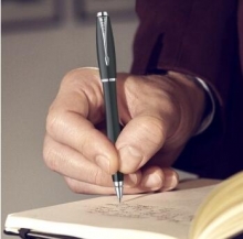 派克（PARKER） 都市 磨砂黑杆白夹宝珠笔