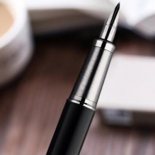 派克（PARKER） IM 纯黑丽雅白夹钢笔