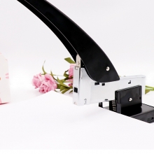 益而高（Eagle）939  加厚重型订书器 可订210页 颜色随机