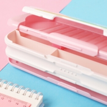 得力 70868 皮卡丘塑料文具盒(浅蓝)