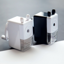 广博（GuangBo） XBQ97003 办公款铅笔刀削笔器 颜色随机