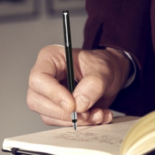 派克 威雅系列商务送礼生日礼物 小学生钢笔男女  威雅黑色胶杆墨水笔