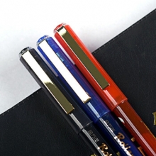 金万年 G-0014   亮金夹直液式出墨0.5mm半针管拔帽签字笔-红色